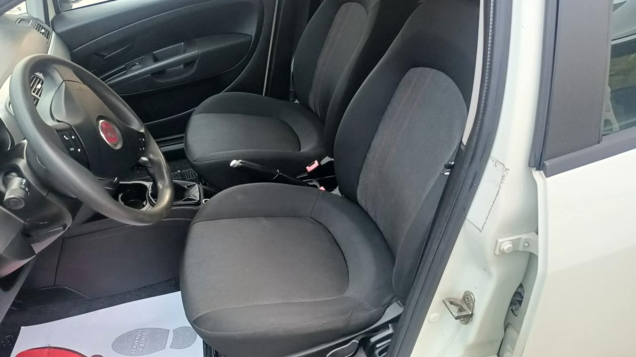 Fiat Punto 1.3 diesel 75 CV. N1 con i posti