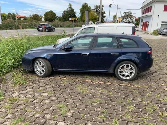 ALFA ROMEO 159 2.4 JTDm 200 CV Sportwagon Distinctive Q-Tronic