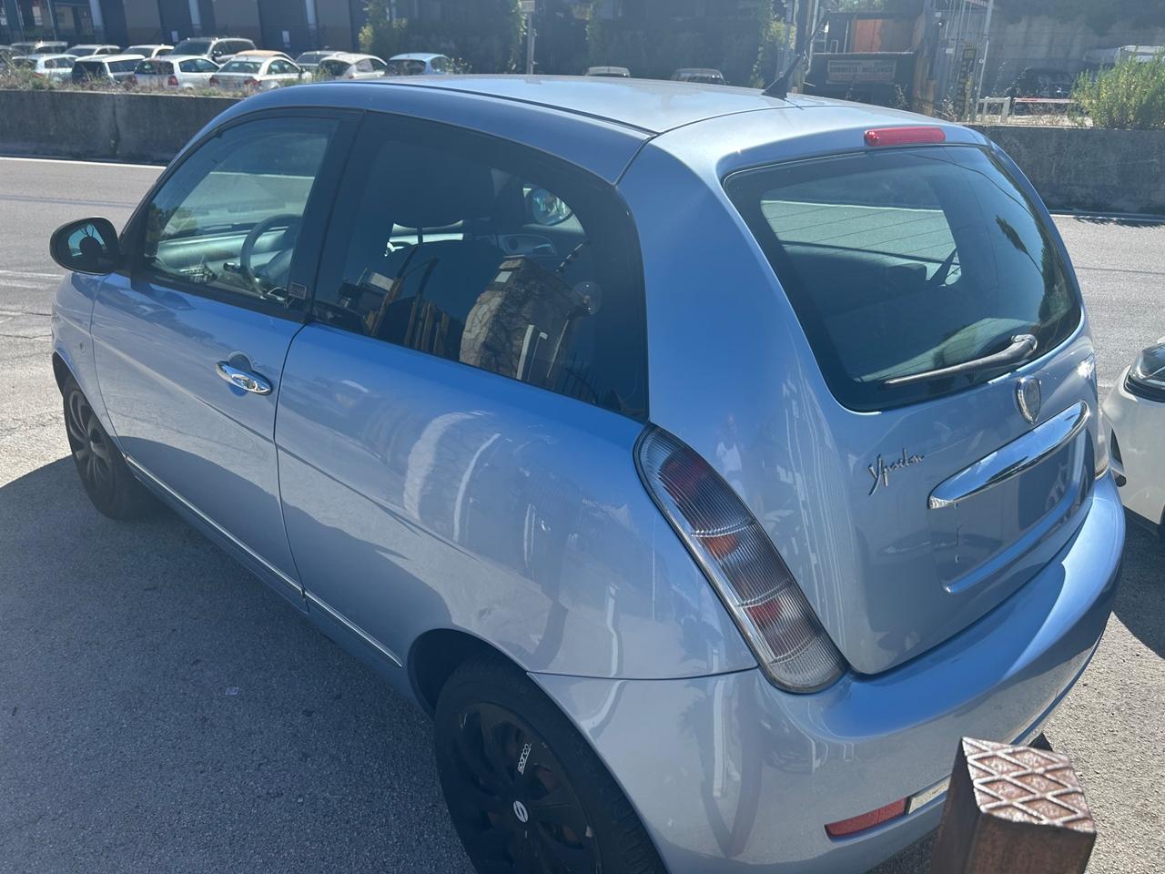 Lancia Ypsilon 1.2 69 CV Unyca