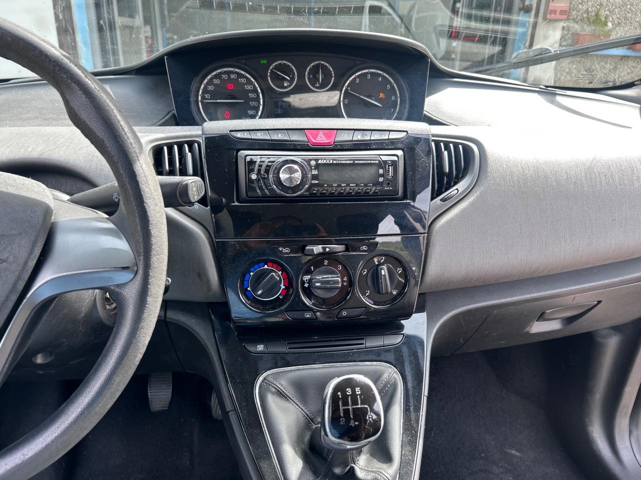 Lancia Ypsilon 0.9 TwinAir 85 CV 5 porte Metano Ecochic Gold