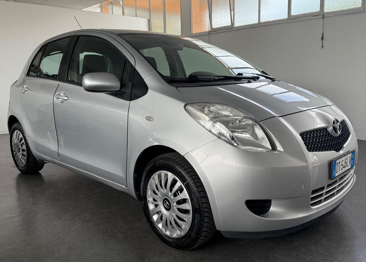 Toyota Yaris 1.0 5 porte Sol ok neopatentati