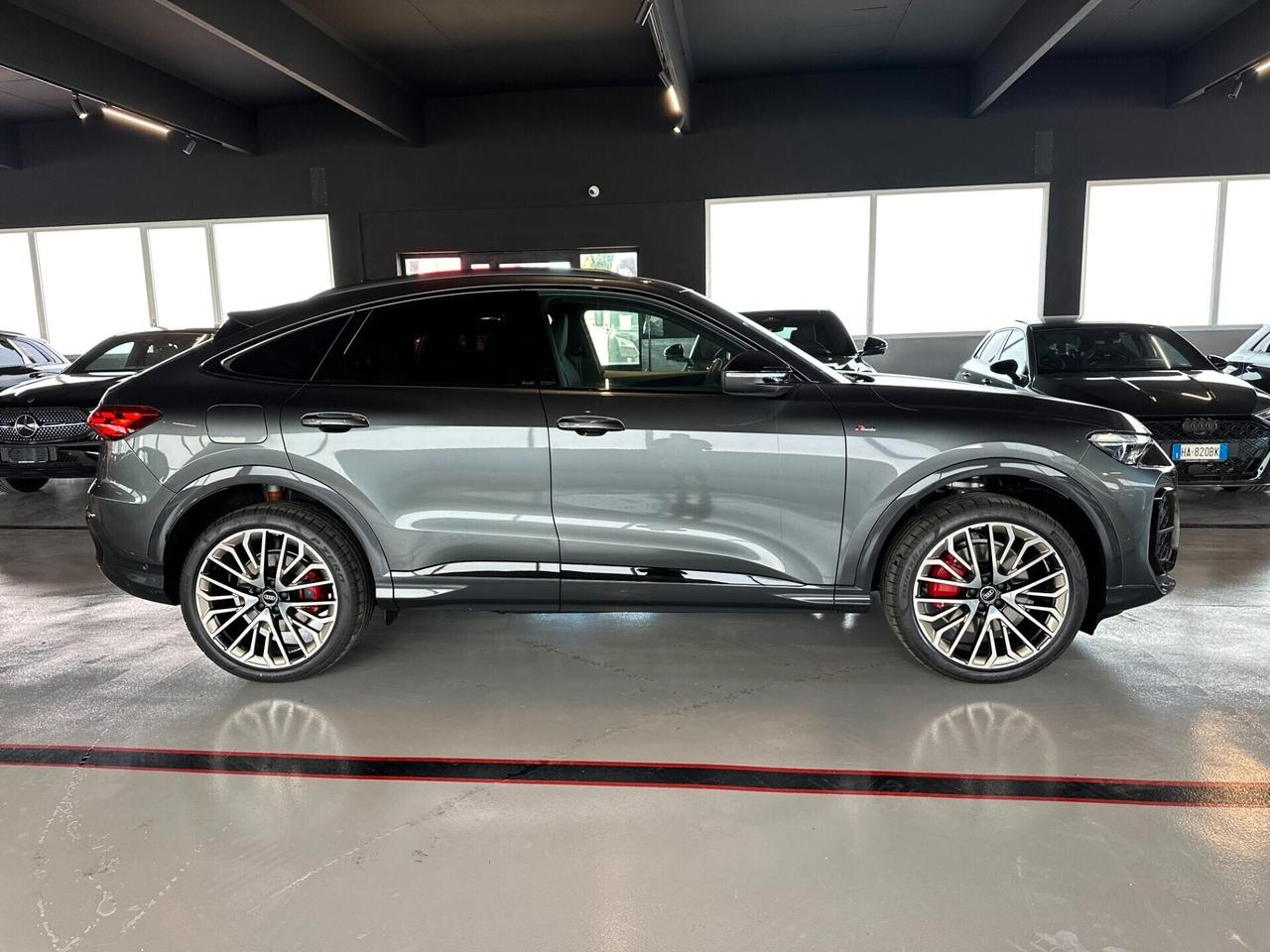 Nuova Audi Q5 SPB 40 TDI quattro S tronic line