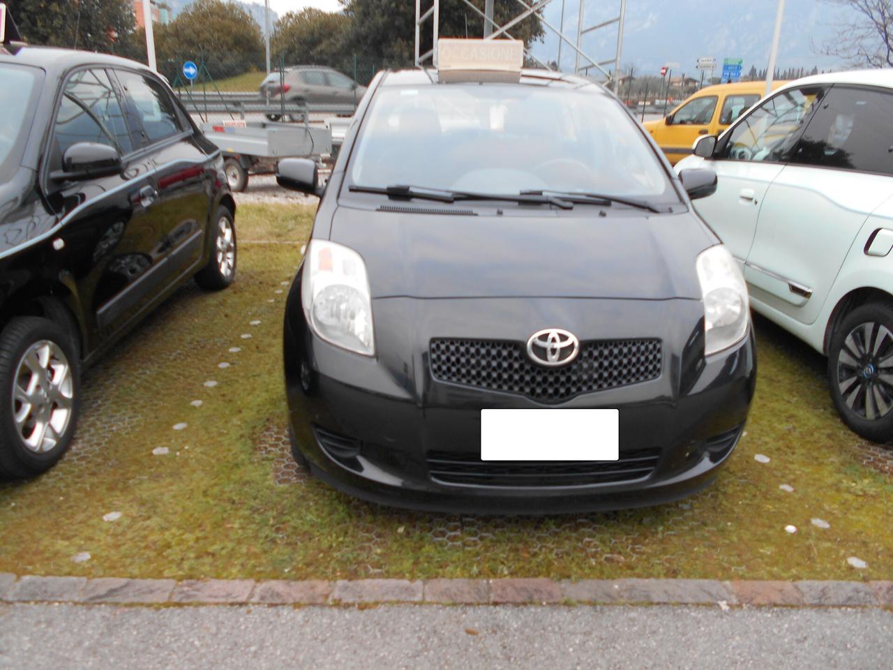 TOYOTA YARIS 1.3 5P