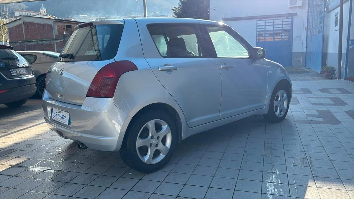 Suzuki Swift 1.3 ddis GLX 5p