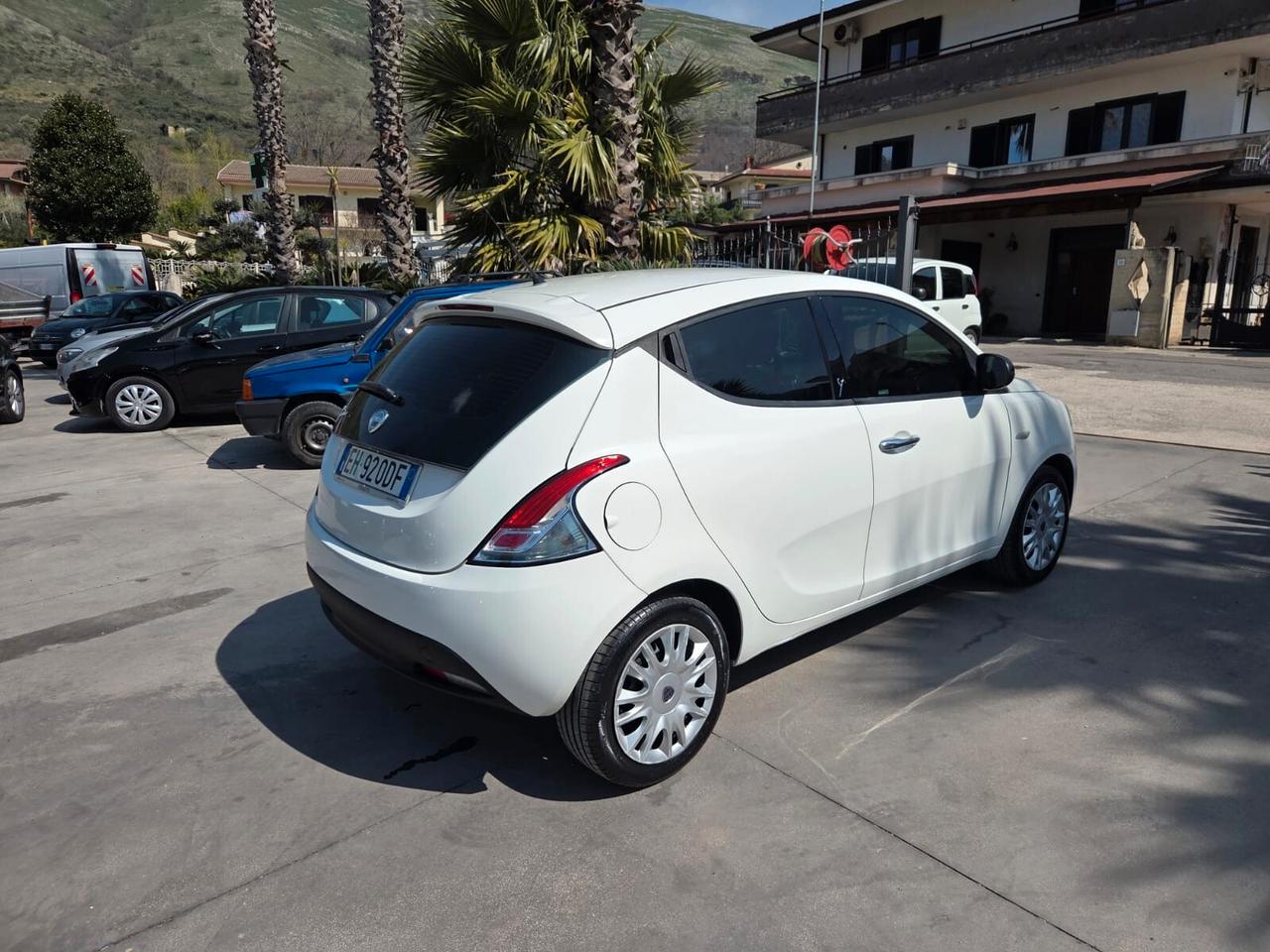 Lancia Ypsilon 1.2 69 CV 5 porte S&S Silver