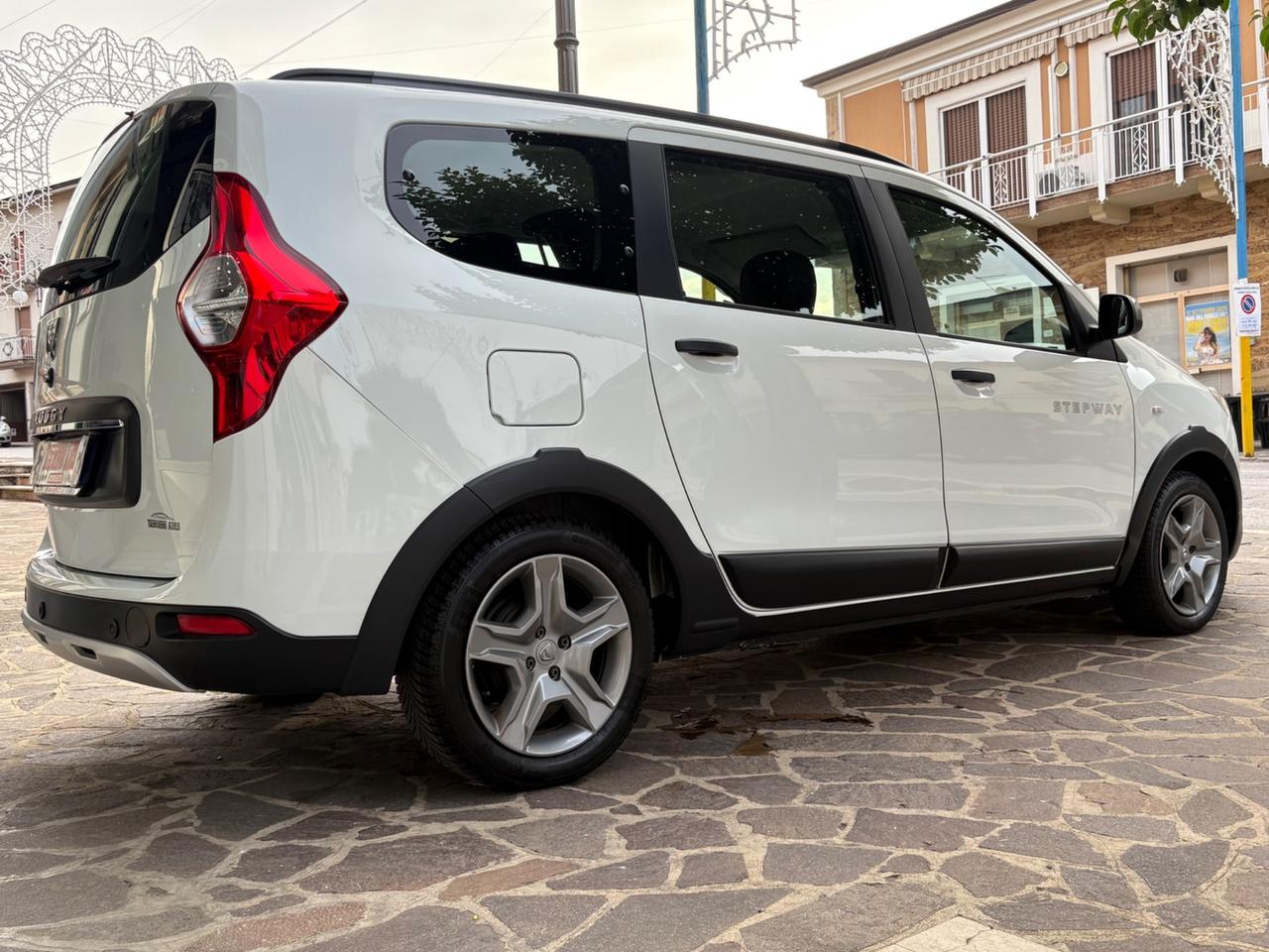 Dacia Lodgy STEPWAY 1.5dCi 7 POSTI AUTOCARRO N1