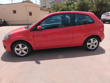 FORD FIESTA 1.2 TITANIUM CLIMA RADIO
