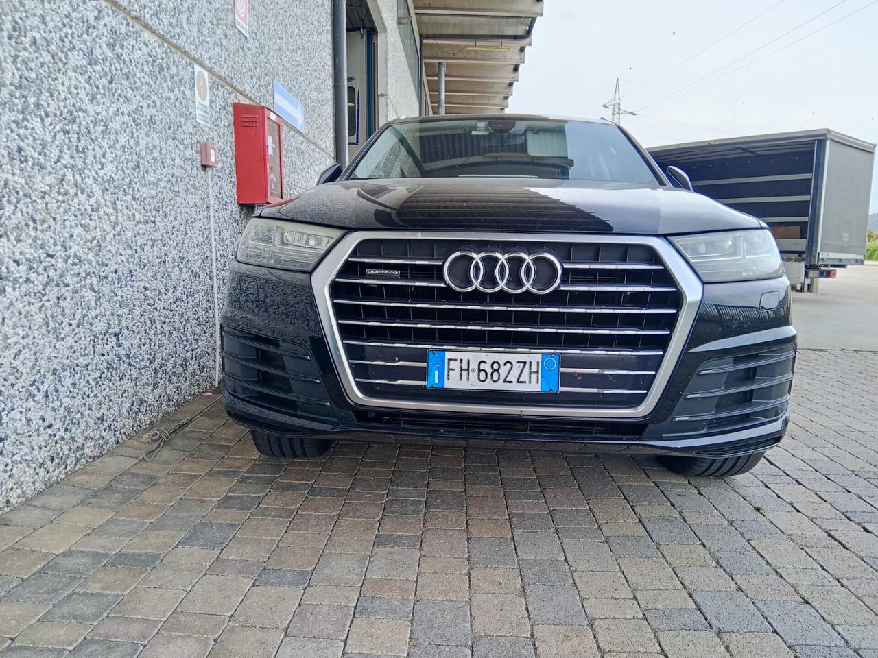 Audi Q7 3.0 TDI 272CV quattro tiptronic
