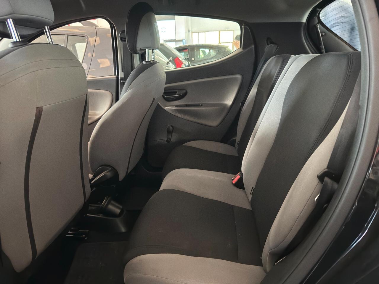 Lancia Ypsilon 0.9 TwinAir 85 CV 5 porte Metano Ecochic Gold - NEOPATENTATI