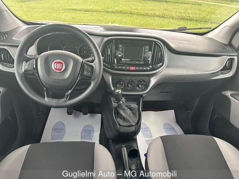 FIAT Doblò 1.4 T-Jet 16V Natural Power Lounge 7 Posti