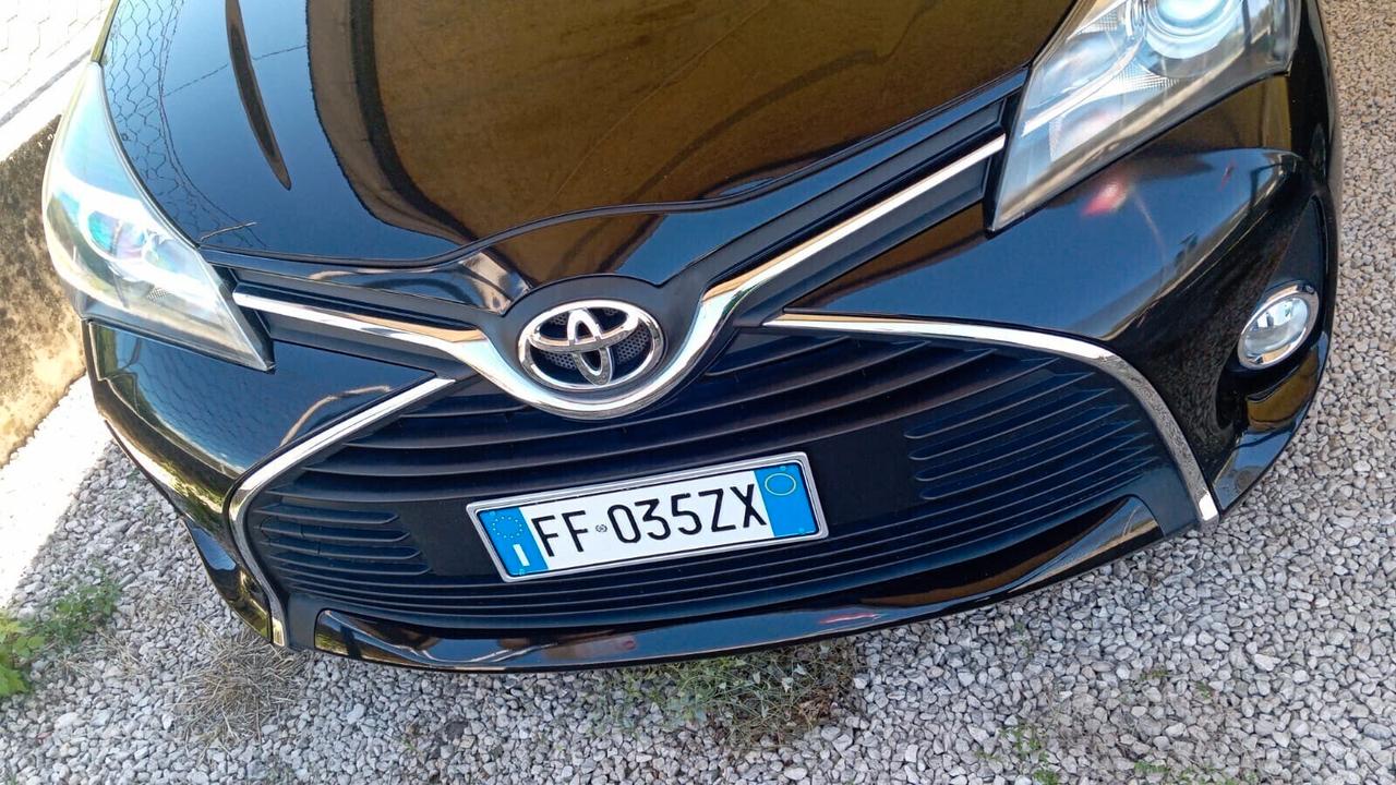 Toyota Yaris 1.4 D 90CV 6M 5 PORTE ACTIVE unipro ben tenuta