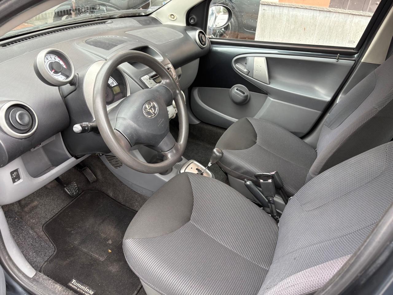 Toyota Aygo 1.0 12V VVT-i 5 porte Sol automatica