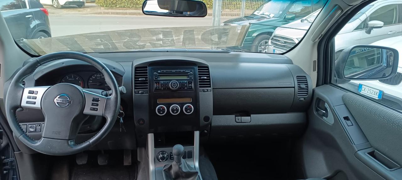 Nissan Navara 2.5 dCi 190CV 4 porte Double Cab LE
