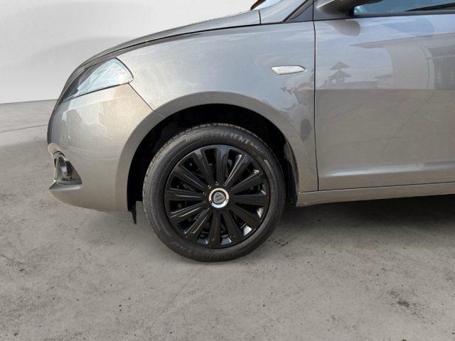 LANCIA Ypsilon 1.0 FireFly 5 porte S&S Hybrid Ecochic Silver