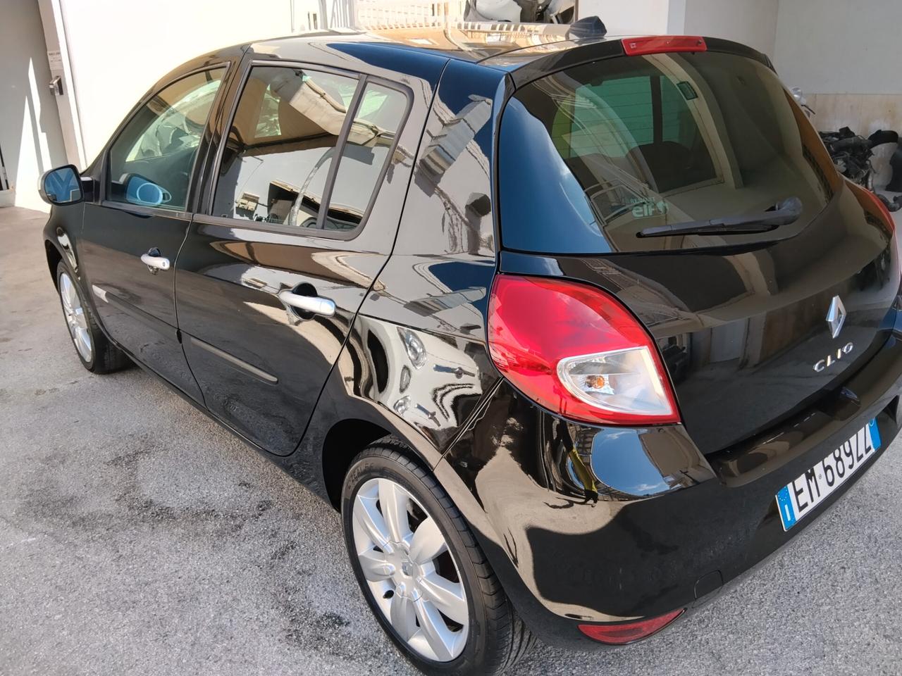 Renault Clio 1.2 16V 5 porte Dynamique