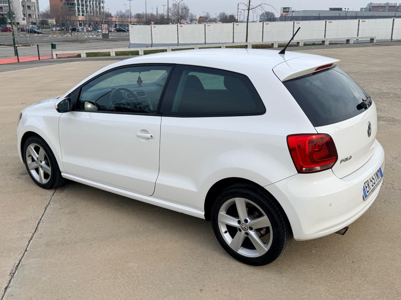 Volkswagen Polo 1.4 DSG 3p. Highline “POCHI KM”