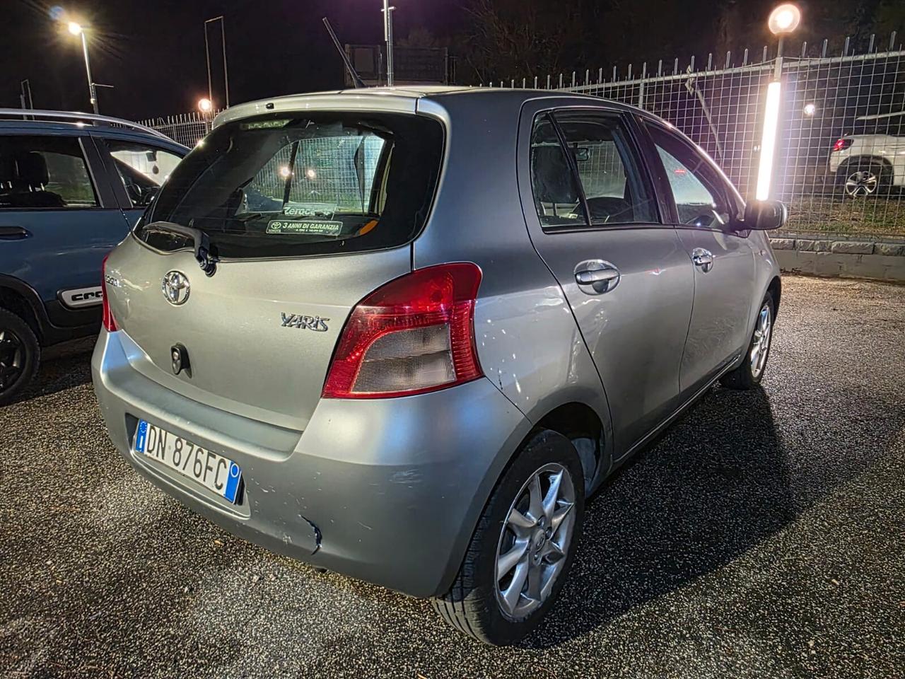 Toyota Yaris 1.0 5 porte