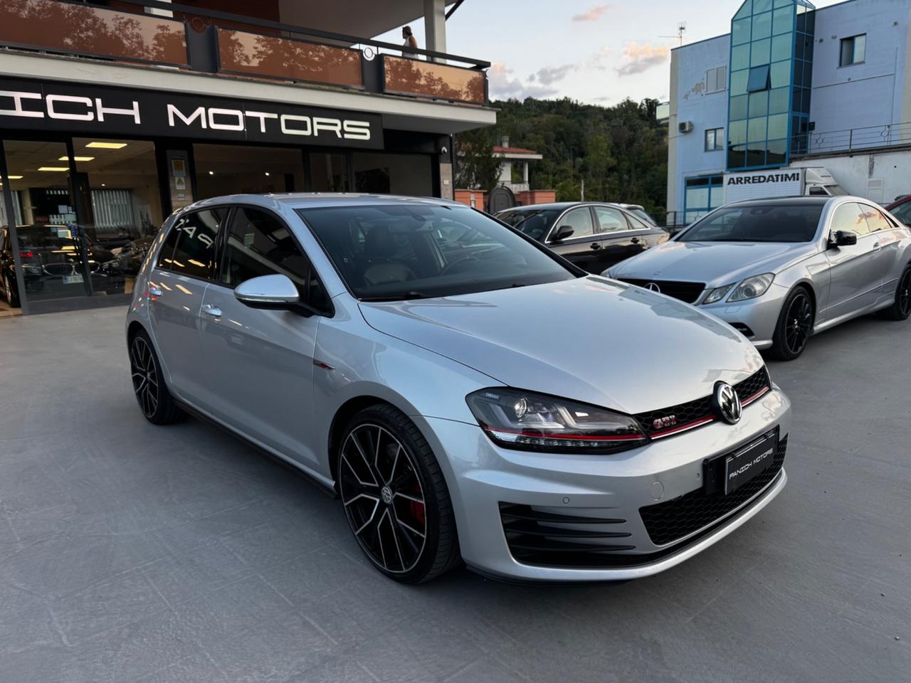 Volkswagen Golf GTI Performance 2.0 TSI DSG 5p. BlueMotion Technology