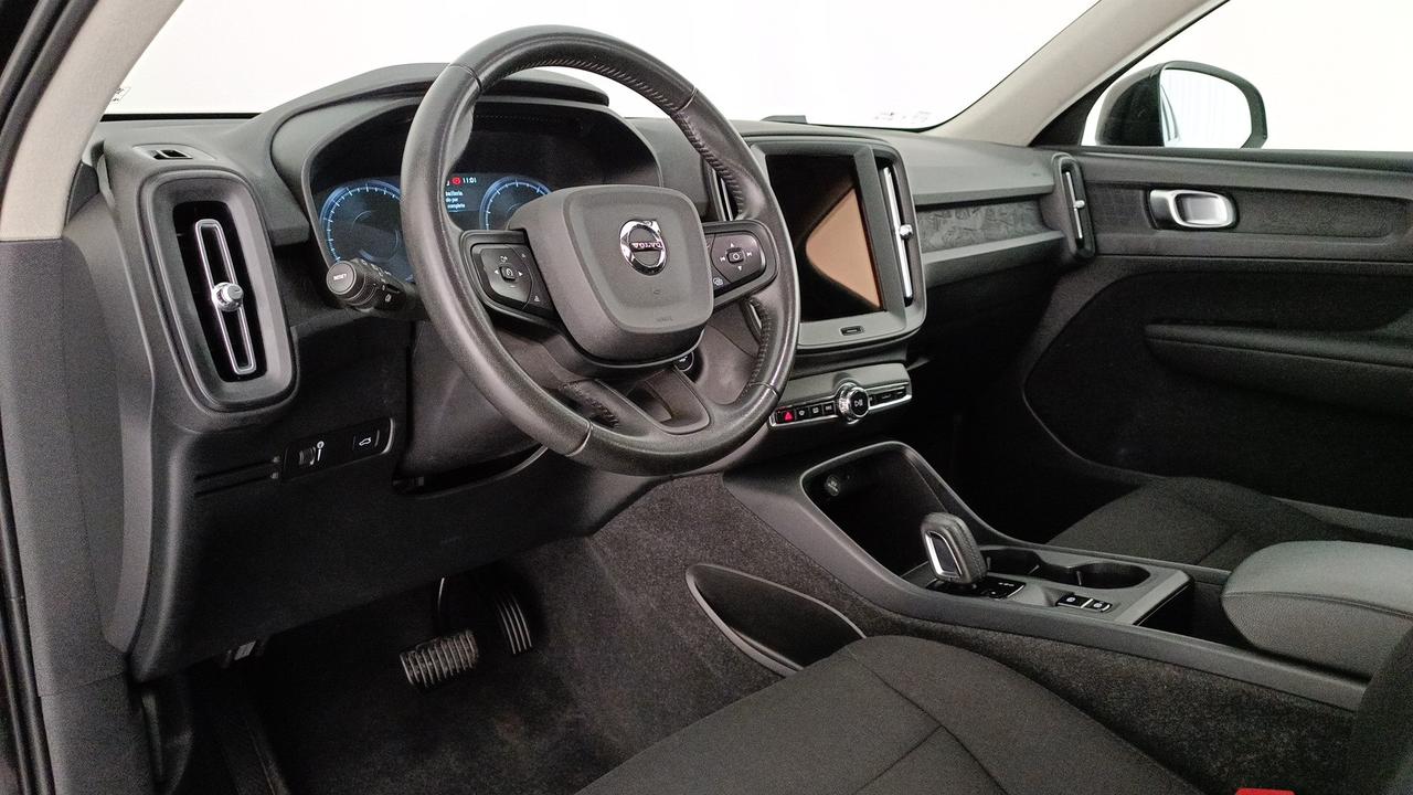 VOLVO XC40 1.5 t2 Momentum auto my21