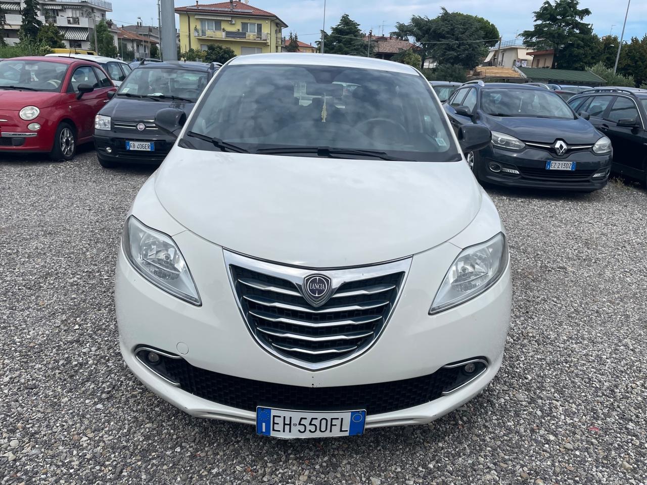 Lancia Ypsilon 1.2 69 CV 5 porte S&S Platinum