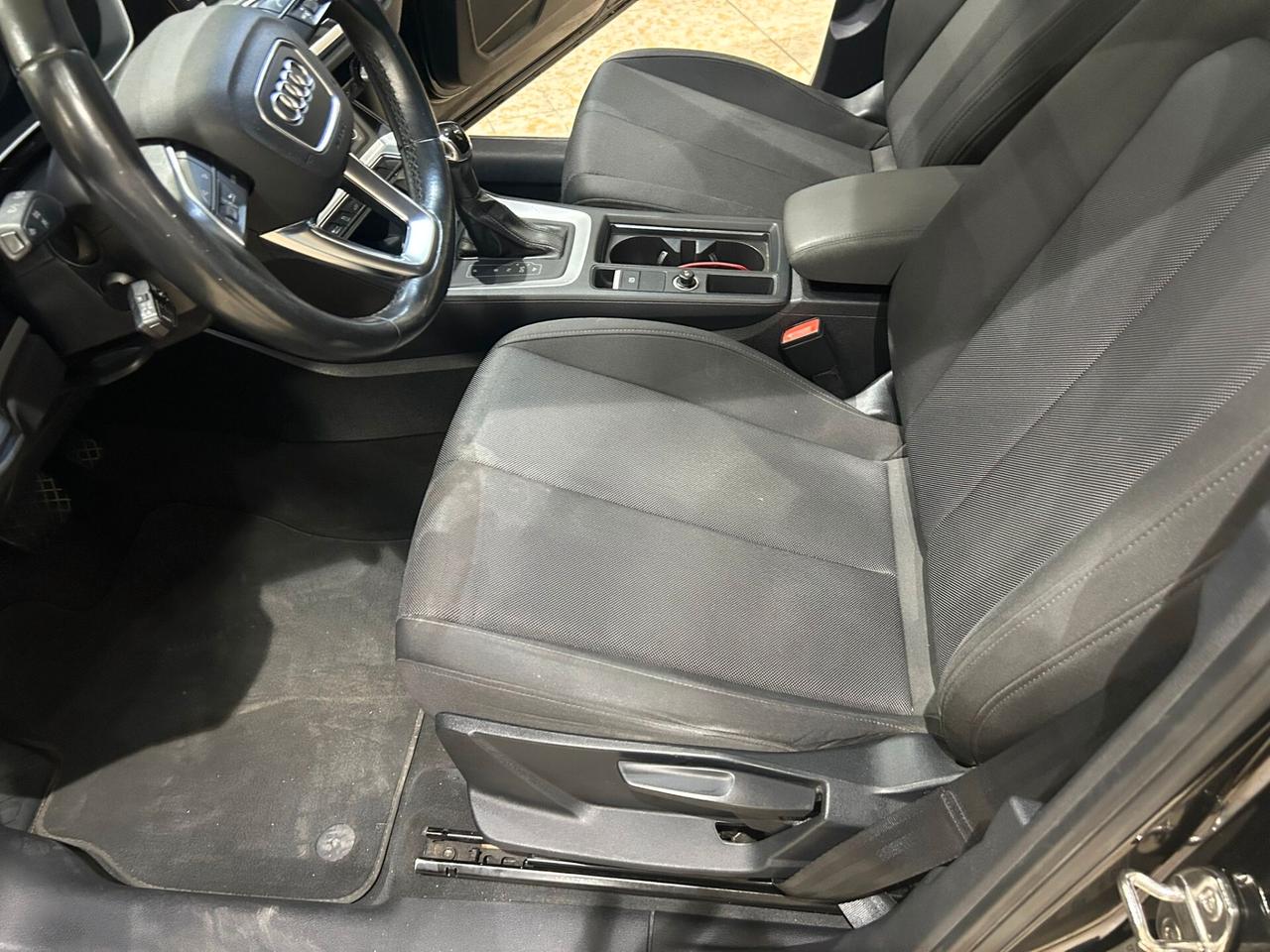 Audi Q3 45 TFSI e S tronic Business