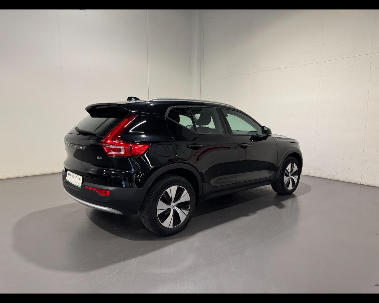 VOLVO XC40 CORE B3 AUTO