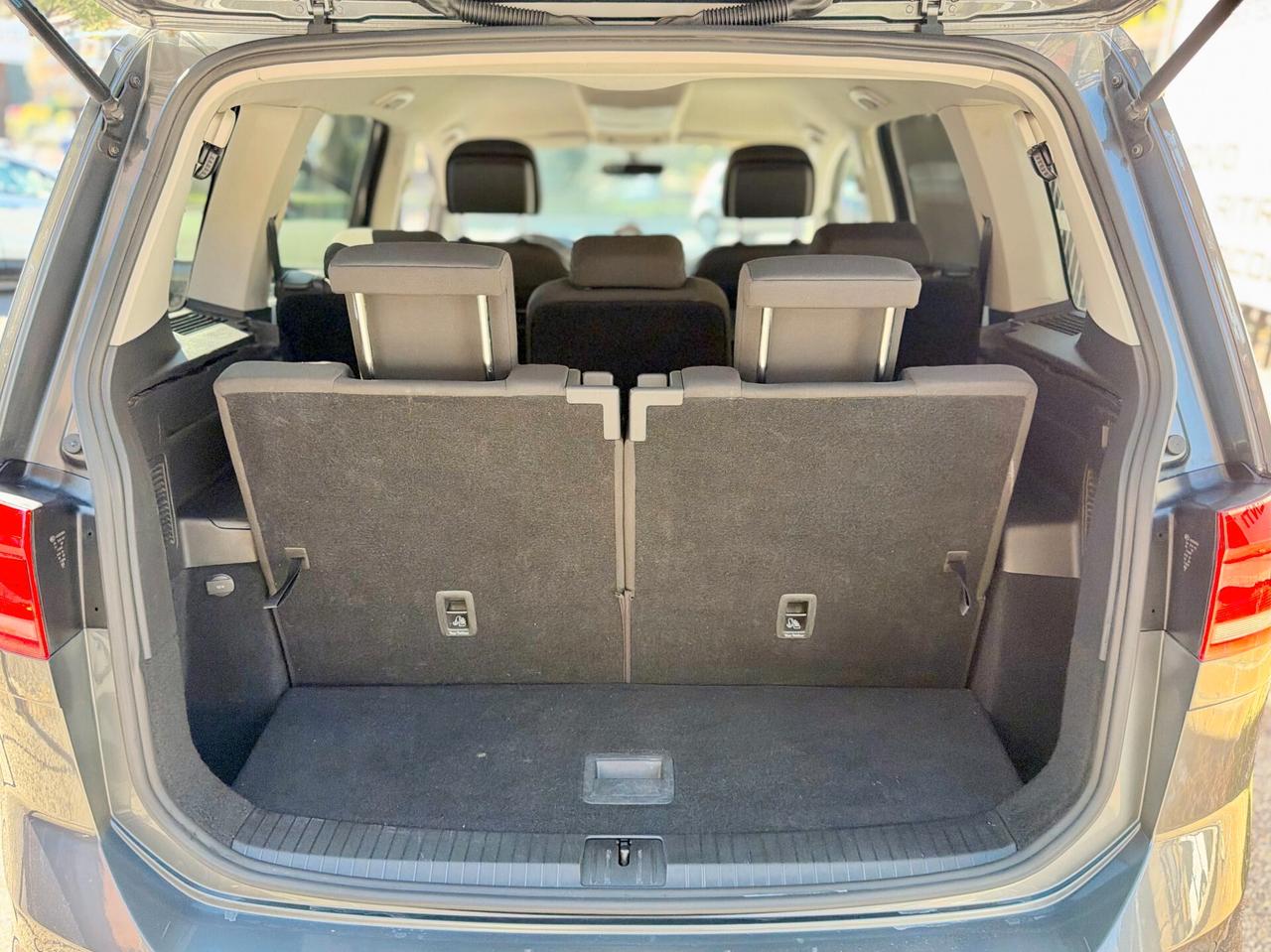 Volkswagen Touran 2.0 TDI 115 CV DSG 7POSTI\PREZZOREALE\KMCERTIFICATI