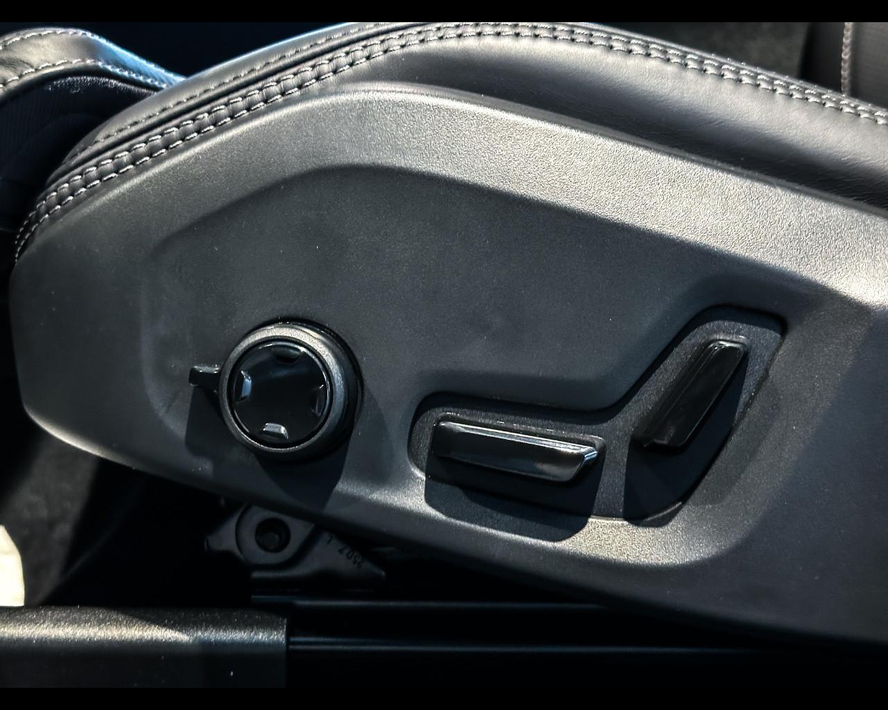 VOLVO XC60 Ultra Black Edition T6 AWD AUT