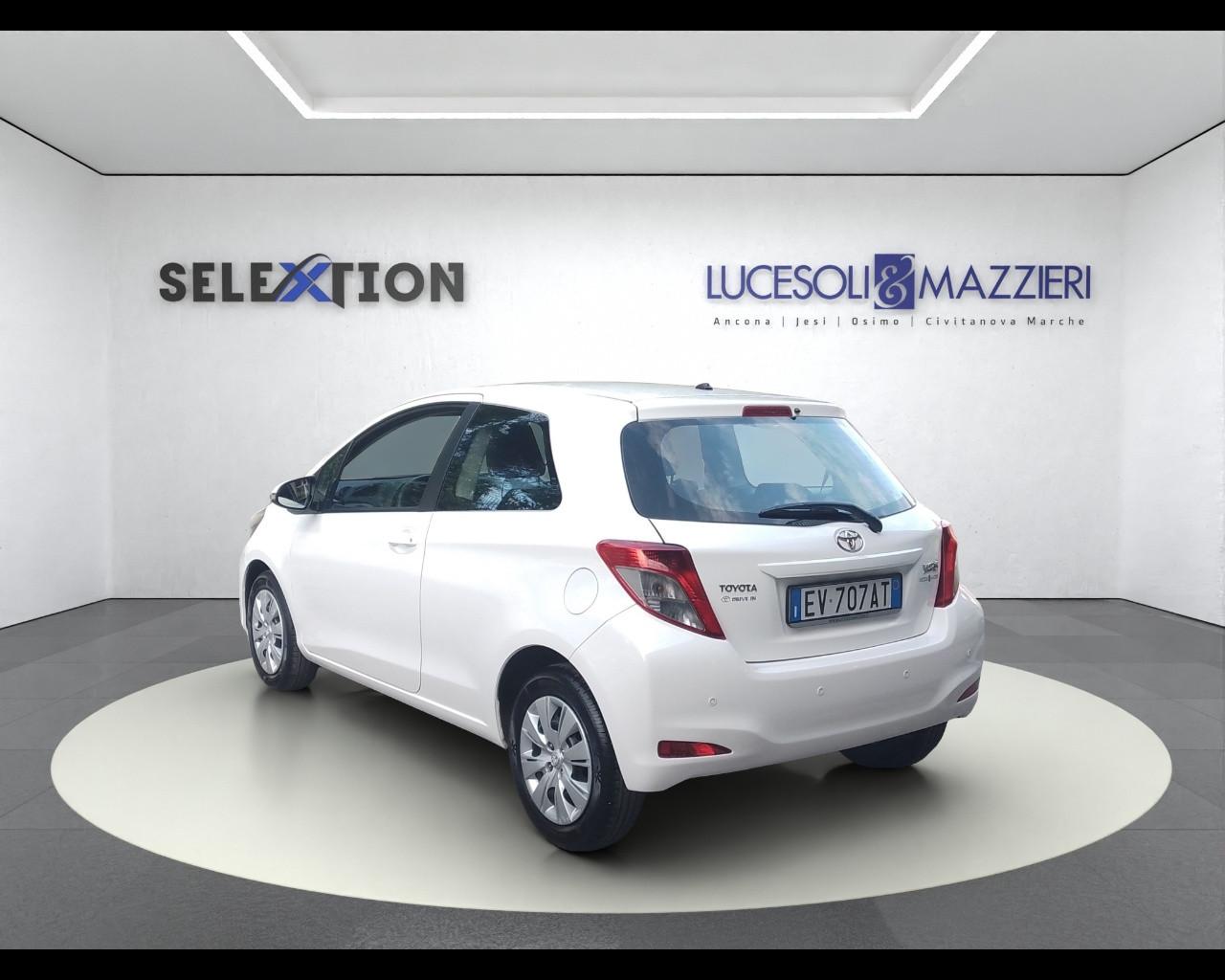 TOYOTA Yaris 3ª serie - Yaris 1.0 3 porte Active