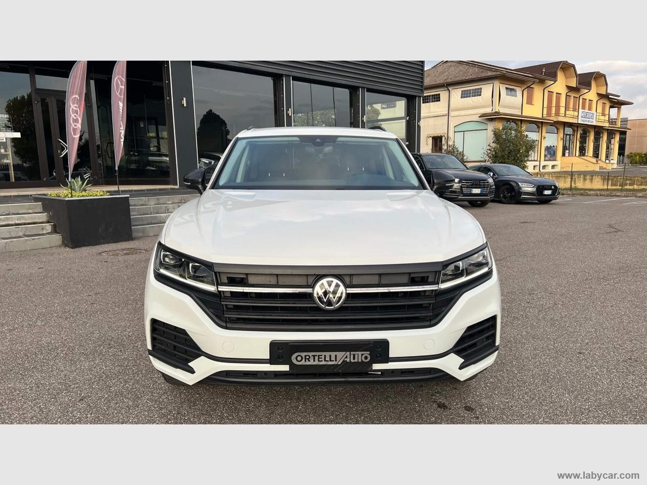 VOLKSWAGEN Touareg 3.0 TDI Black Style I.V.A. ESPOSTA