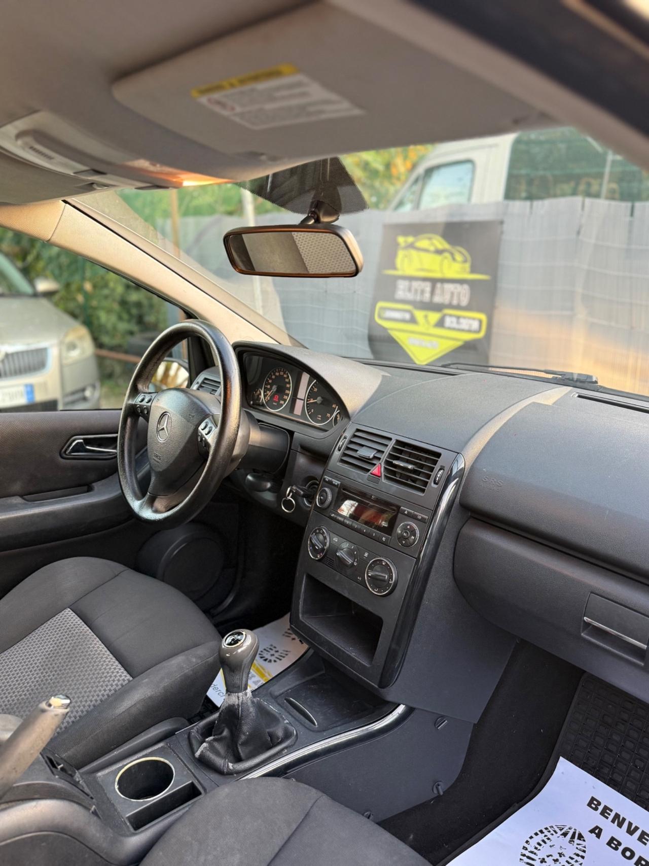 Mercedes CLASSE A 150 BENZINA NEOPATENTATI