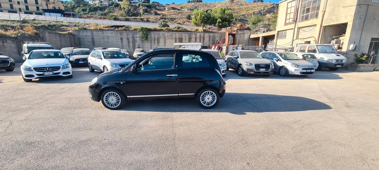 Lancia Ypsilon 1.3 MJT 75 CV Platinum