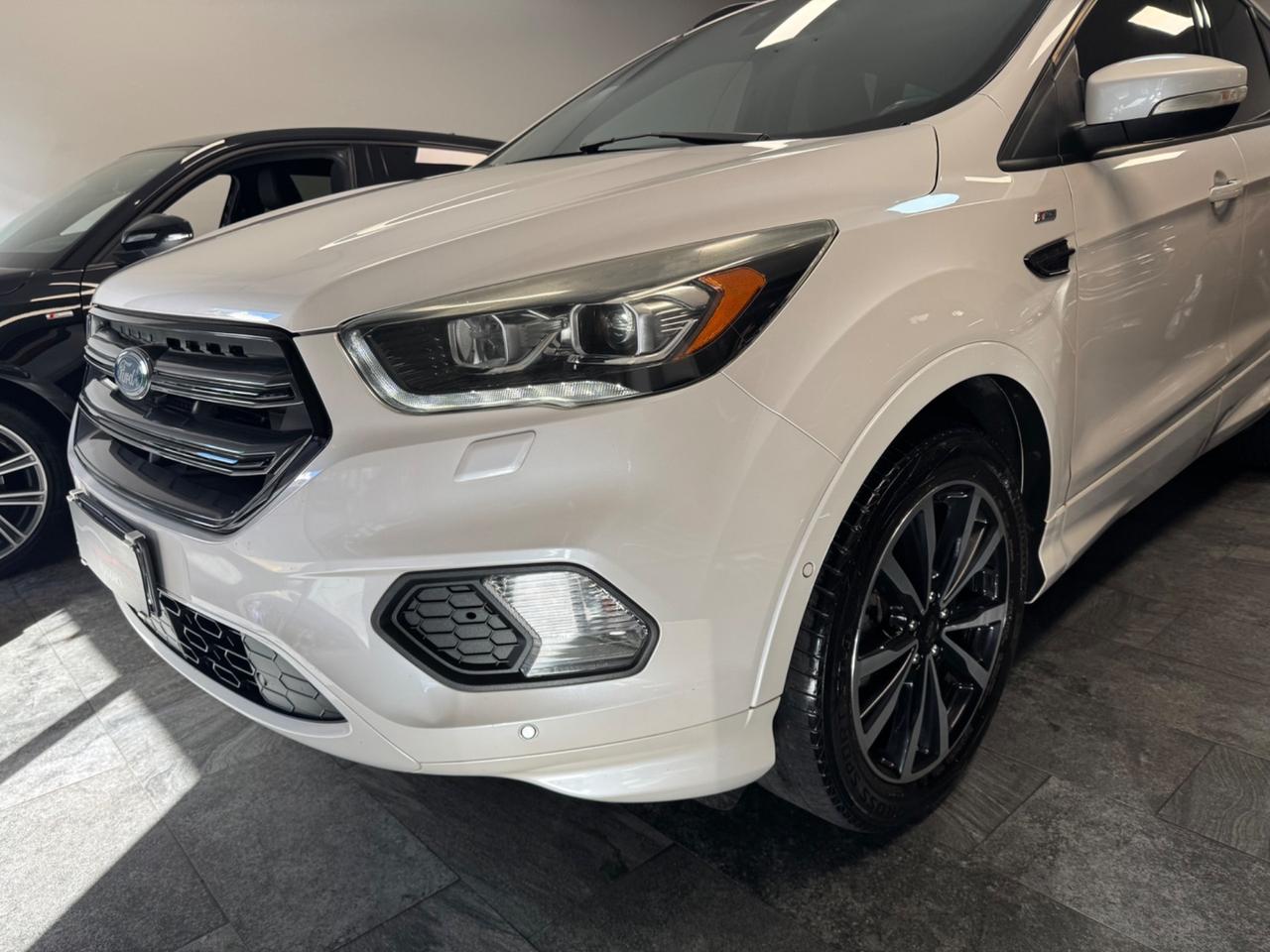 Ford Kuga 1.5 TDCI 120 CV ST-Line Finanziabile