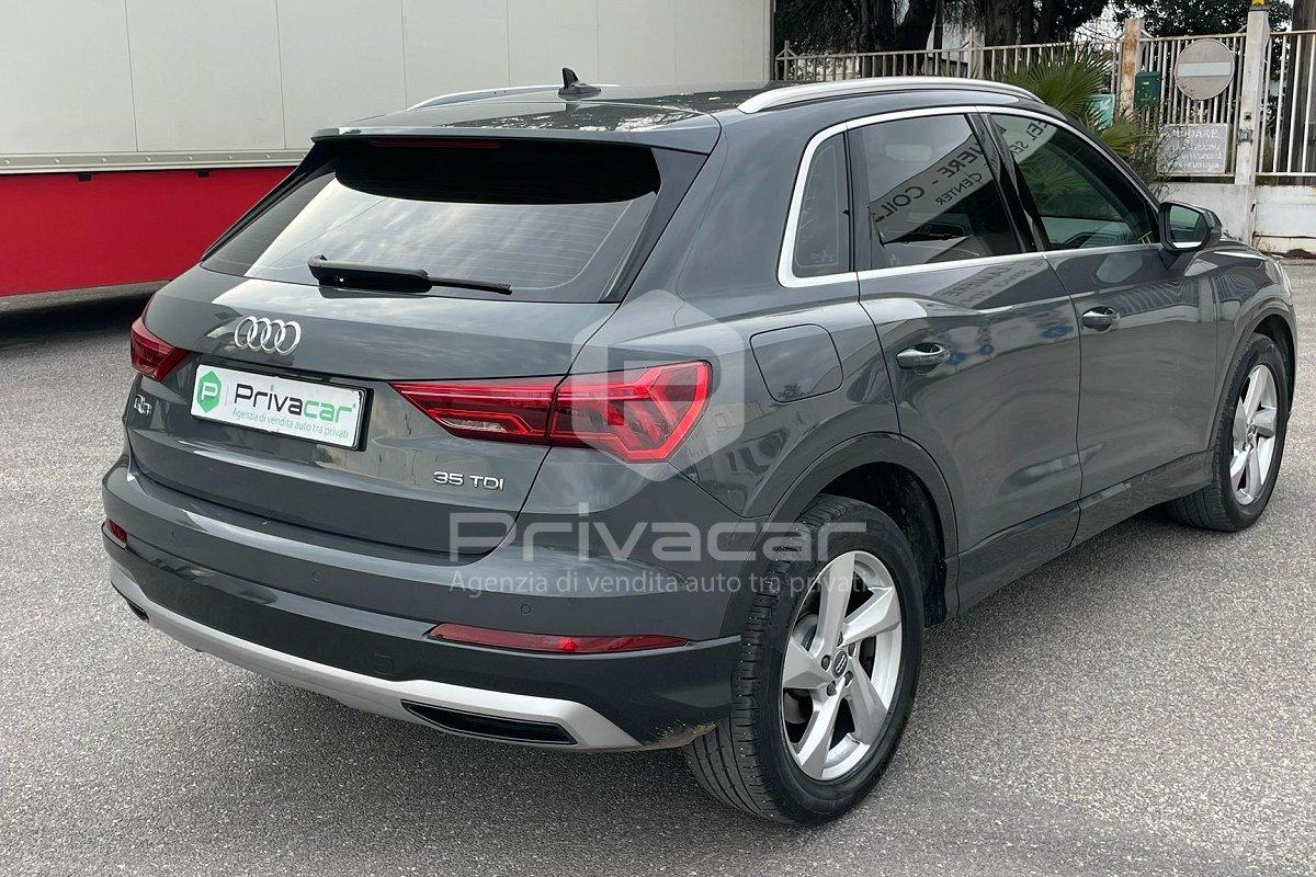 AUDI Q3 35 TDI S tronic Business Advanced