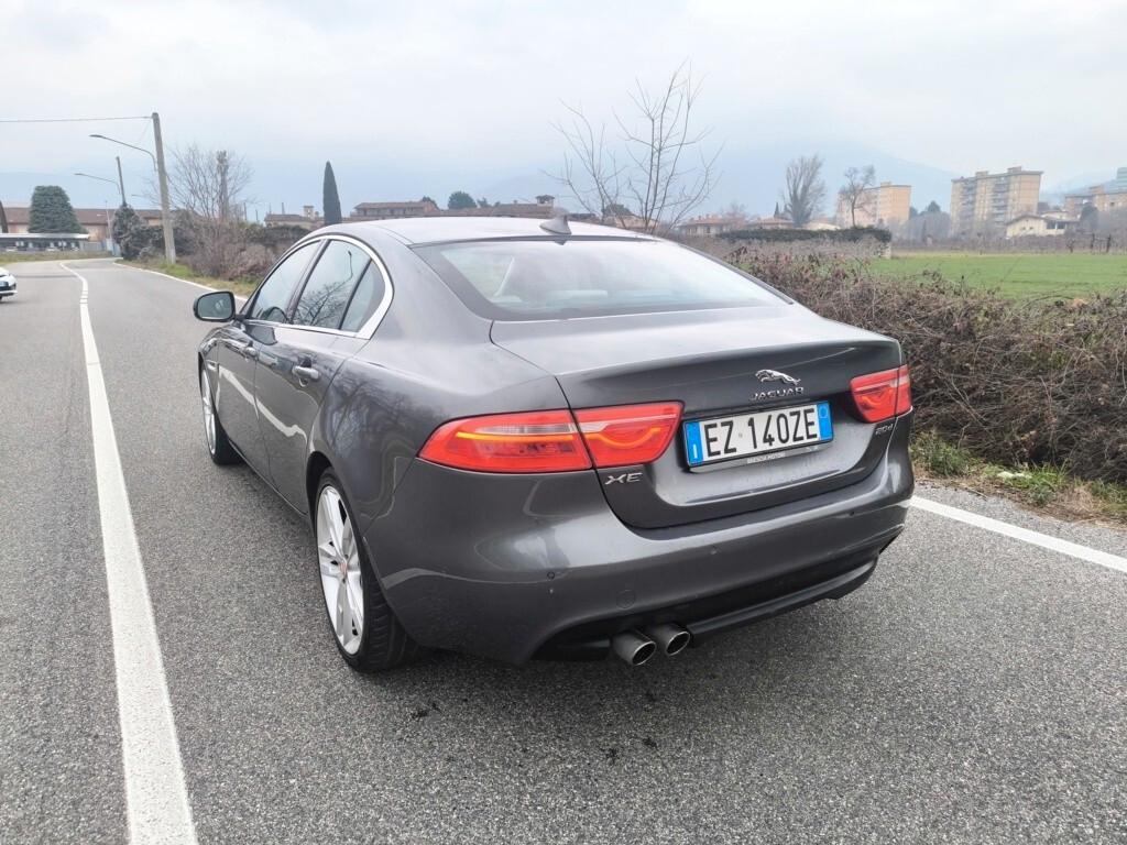 JAGUAR XE 2,0 180CV- AUTOMATICA-EURO 6- MOTORE NUOVO