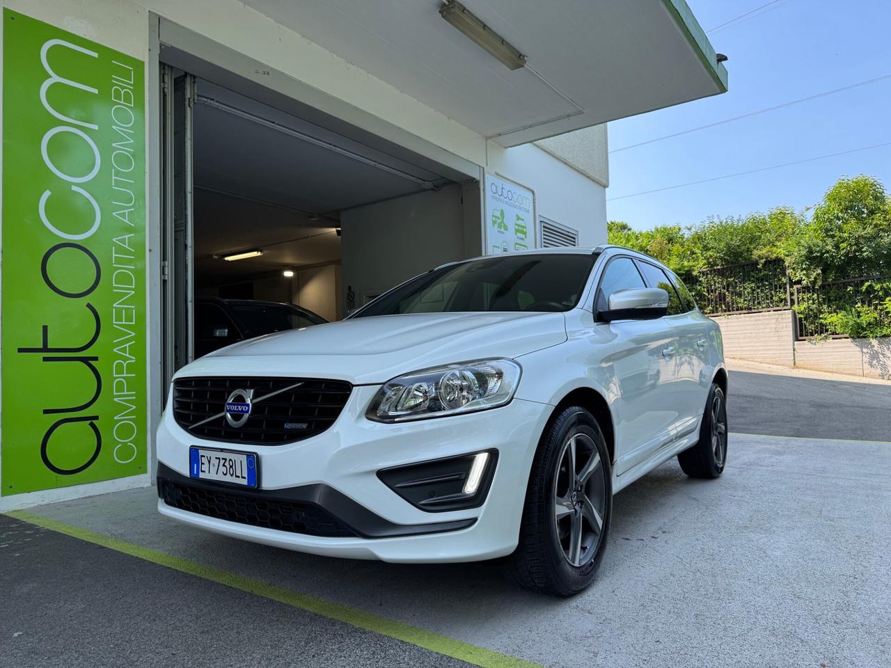 Volvo XC 60 2.4 d4 R-design AWD Gear GARANZIA24MESI