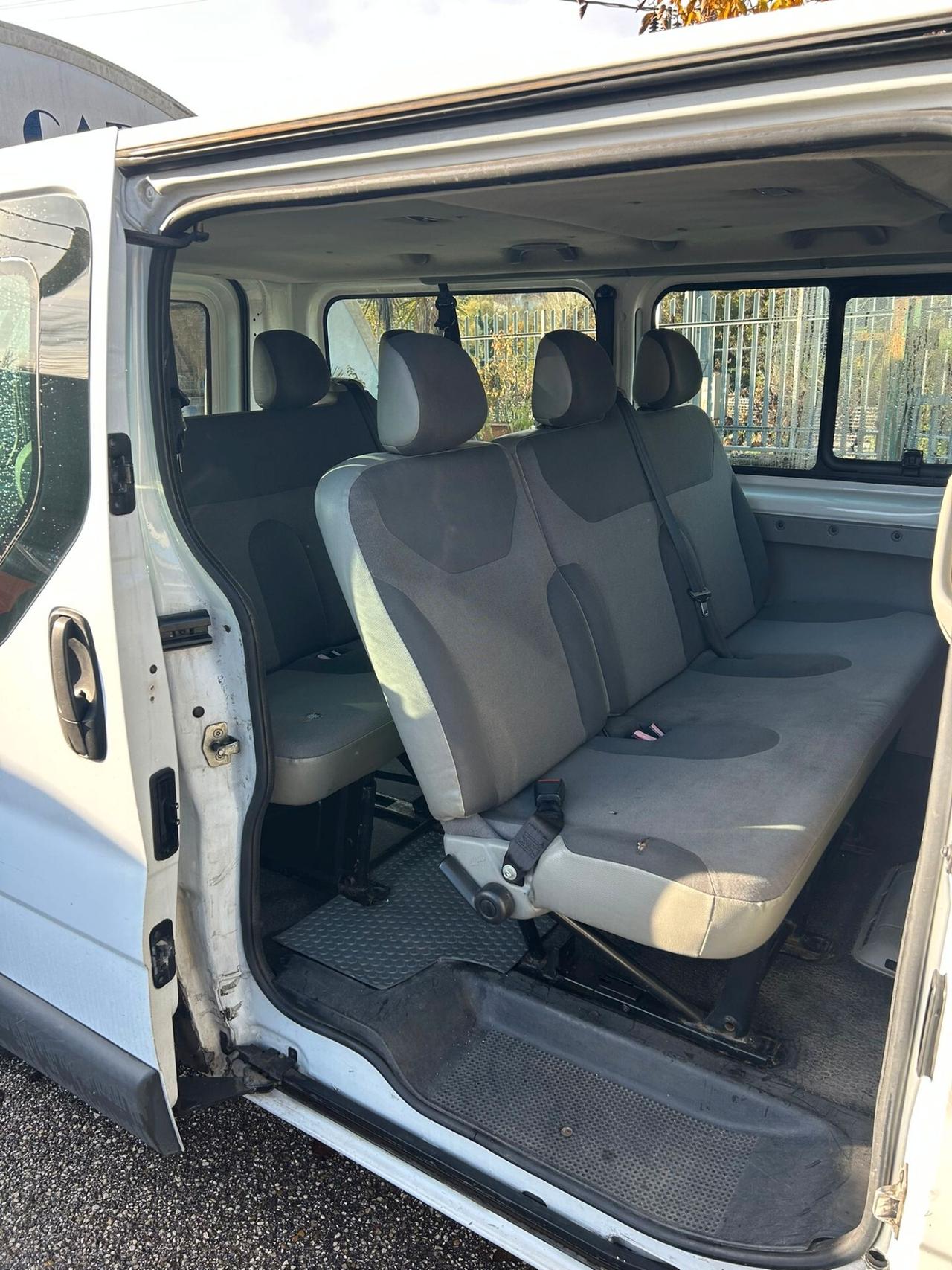 Renault Trafic T29 2.5 dCi/115 PL-TN Passenger Confort FAP