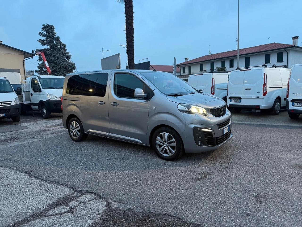 Peugeot Traveller BlueHDi 120 S&S Compact Active 8 POSTI