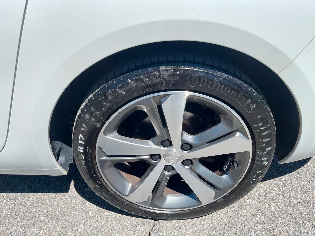 Peugeot 308 BlueHDi 120 S&S EAT6 SW Allure