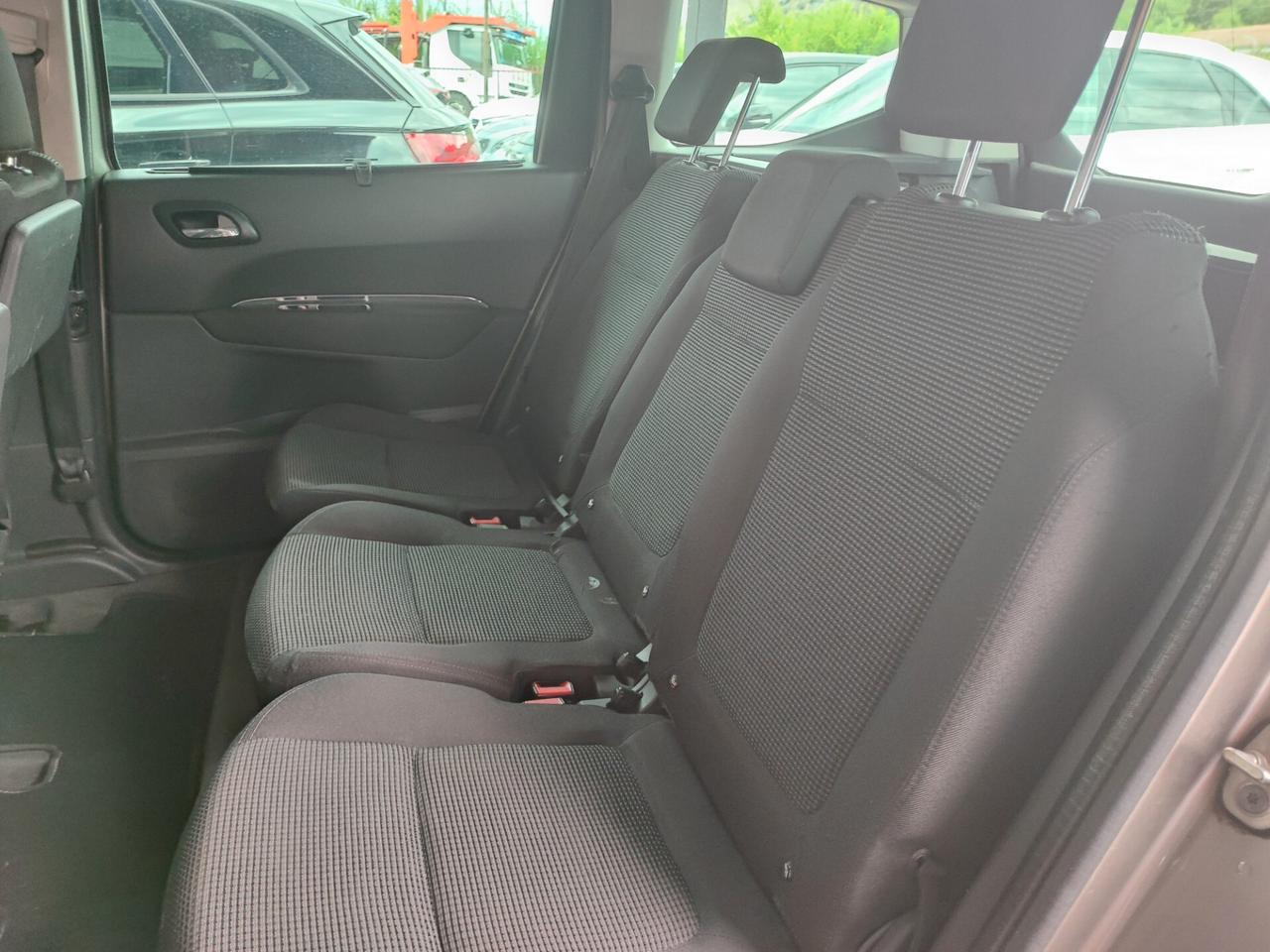 Peugeot 5008 2.0 HDi 150CV Active