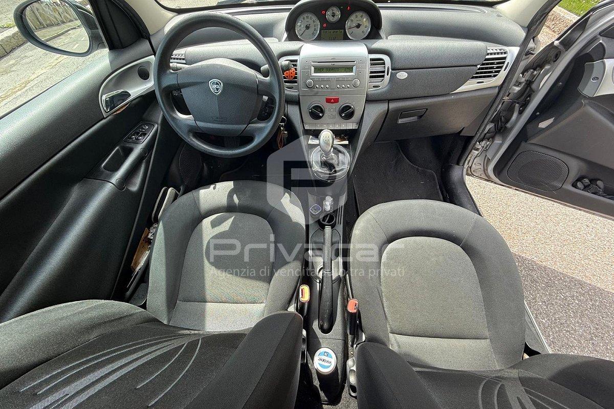 LANCIA Ypsilon 1.2 69 CV Unyca
