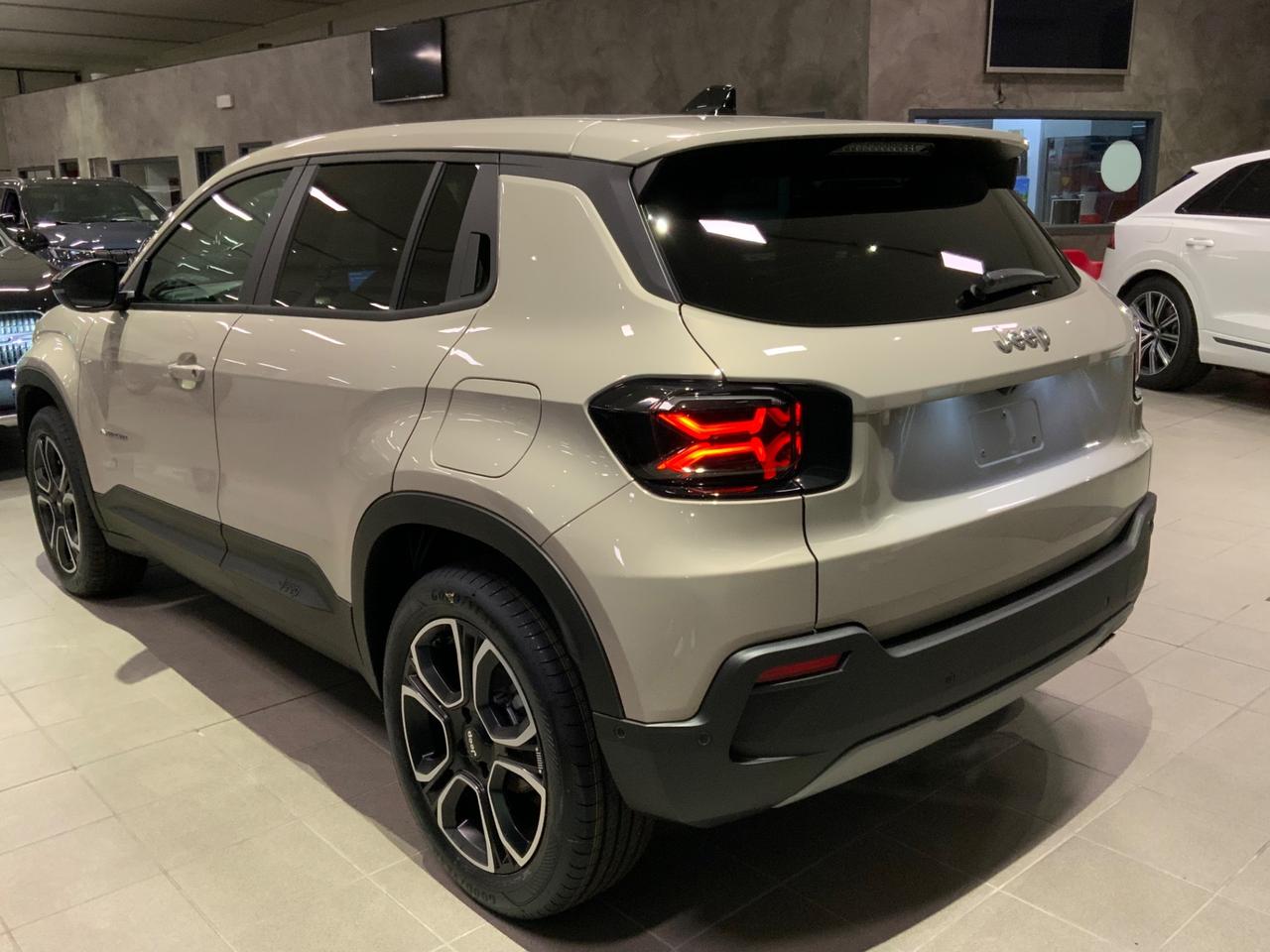 Jeep Avenger 1.2 Turbo 100 CV MHEV Summit