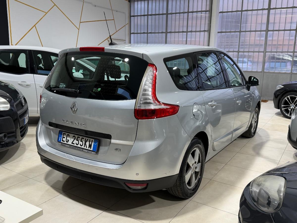 RENAULT - Scénic X-Mod - 1.5 dCi 110CV Luxe. 7P