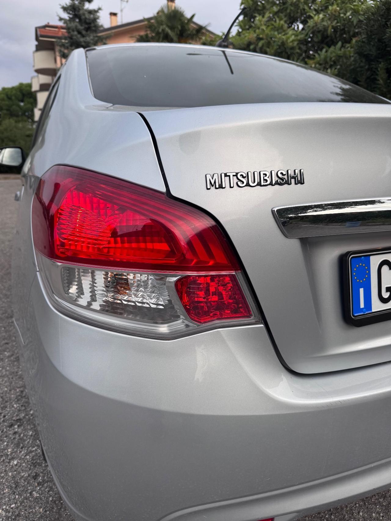 Mitsubishi Attrage Versione Unica