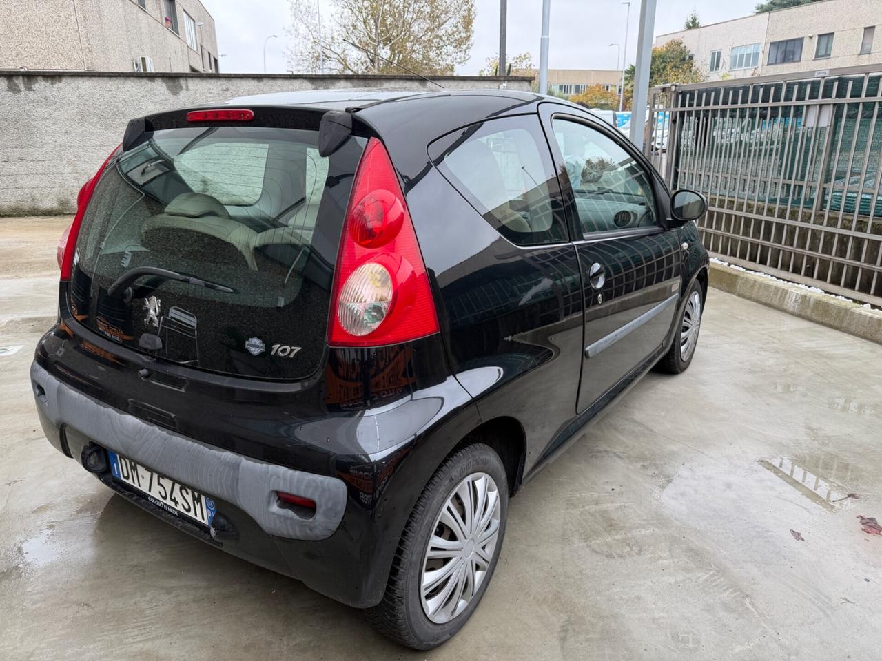 Peugeot 107 1.0 benzina euro4 68CV neopatentati