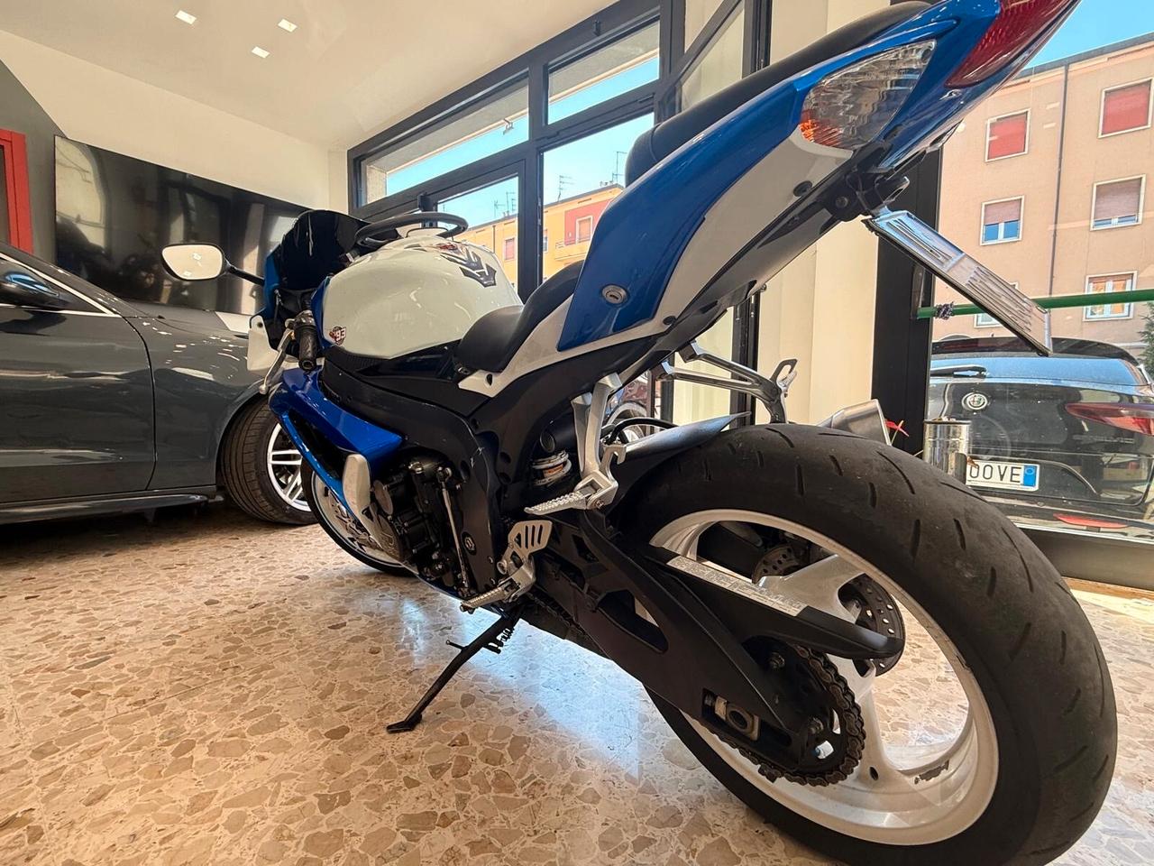 Suzuki GSX R 750