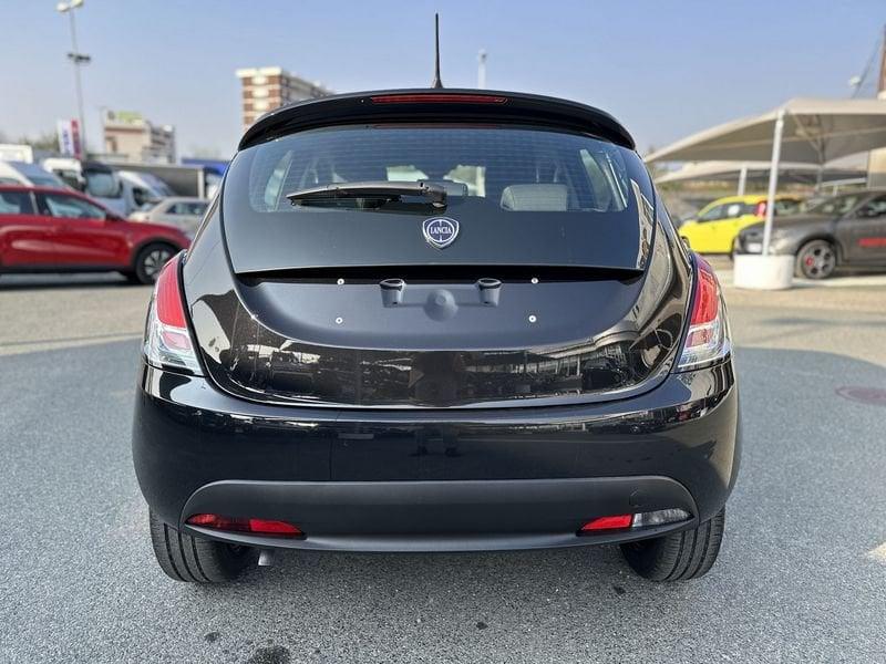 Lancia Ypsilon 1.0 FireFly 5 porte S&S Hybrid Oro