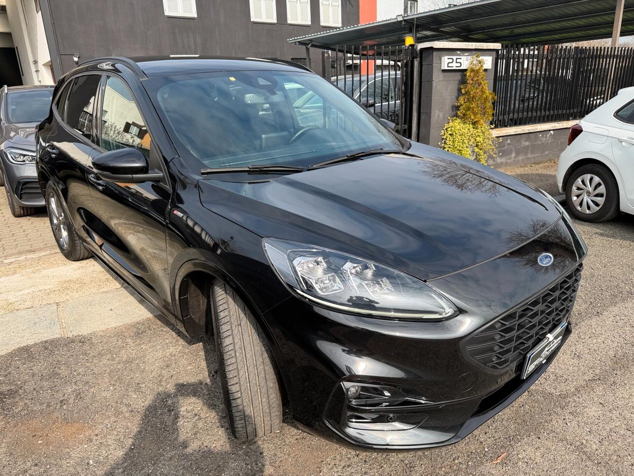 Ford Kuga 2.5 Full Hybrid 190 CV CVT AWD ST-Line X Design