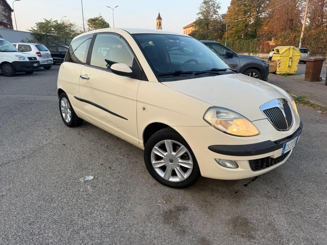 LANCIA YPSILON 1.2 BENZINA NEOPATENTATI