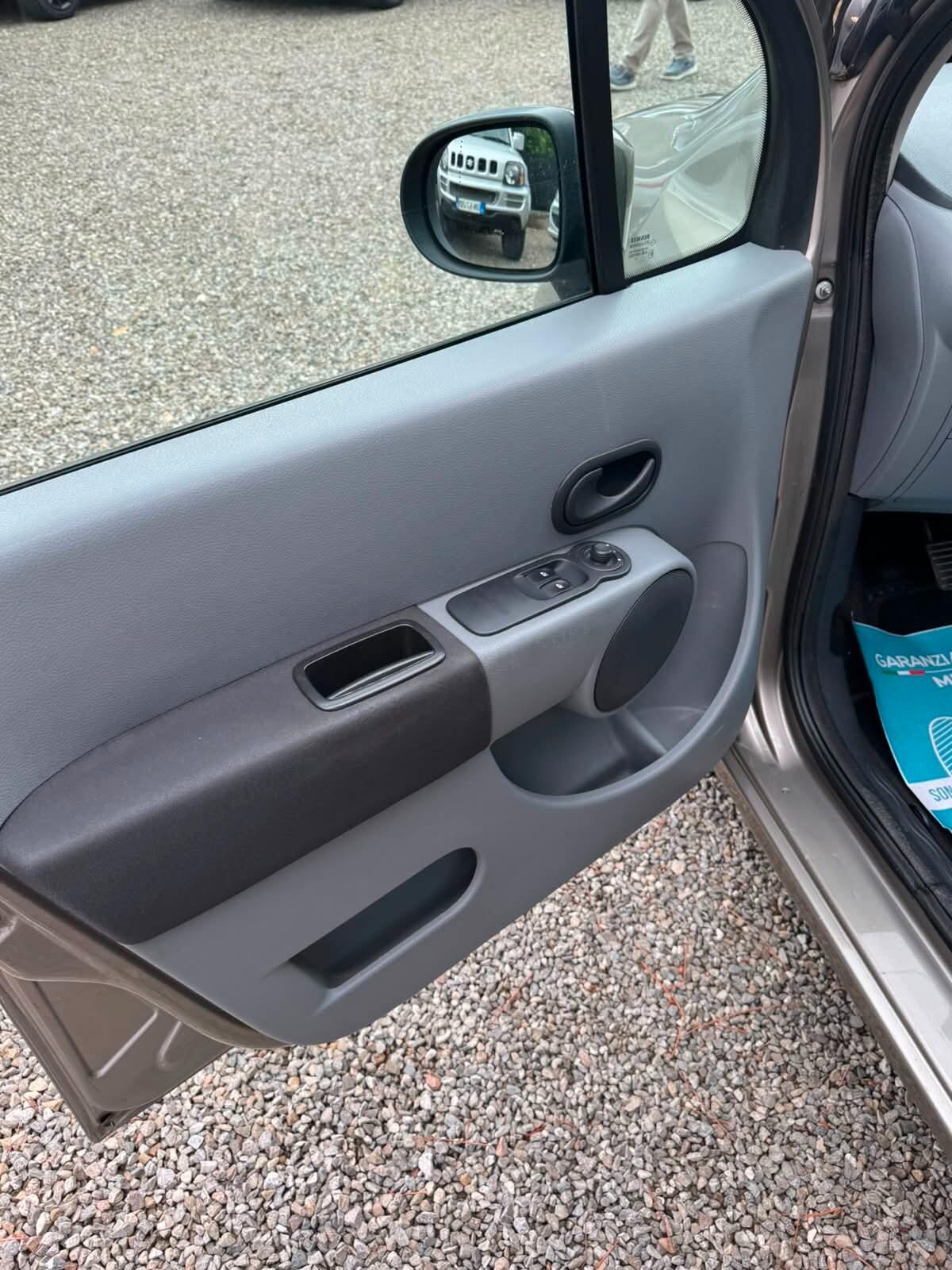 Renault Modus 1.5 dCi 75CV Yahoo! IMPECCABILE !!